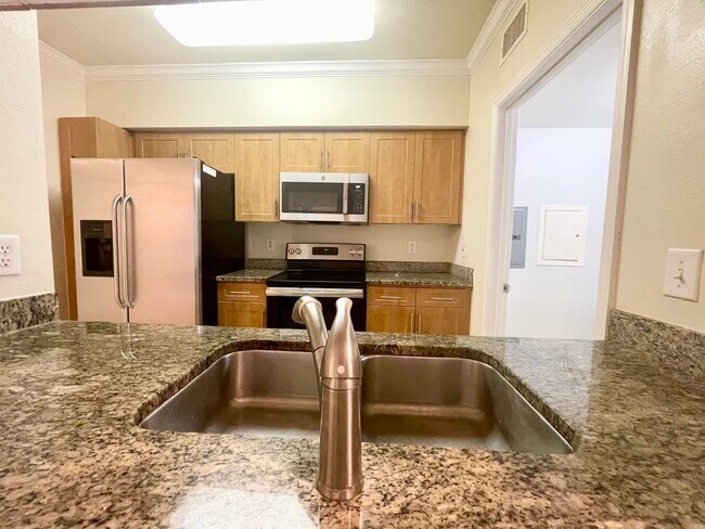 Building Photo - 6533 Emerald Dunes Dr