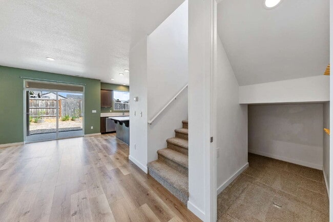 Building Photo - Large Recent Construction Home with Bonus Room!