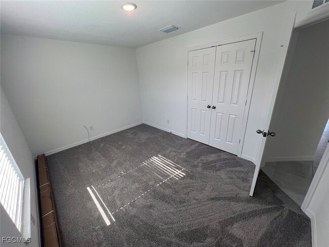 Building Photo - 1422 SW 10th St