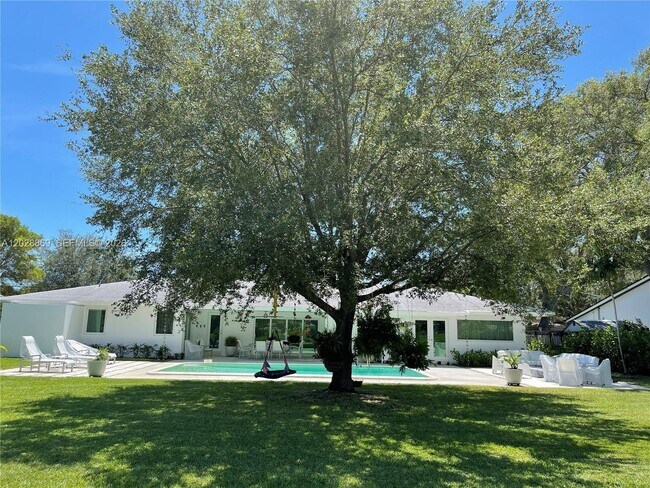 Building Photo - 9121 SW 85th St
