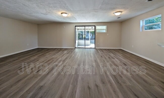 Building Photo - 2462 Quail Ave