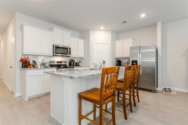 Building Photo - 960 Traction Trl