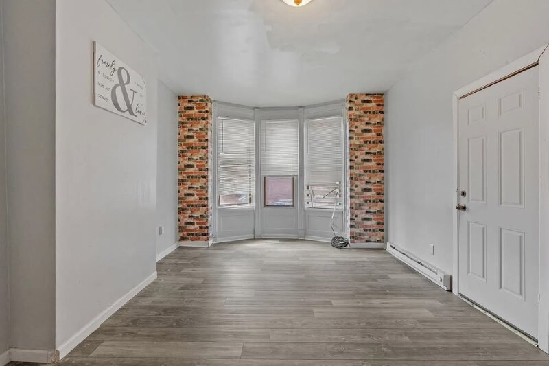 Building Photo - 179 Elk St