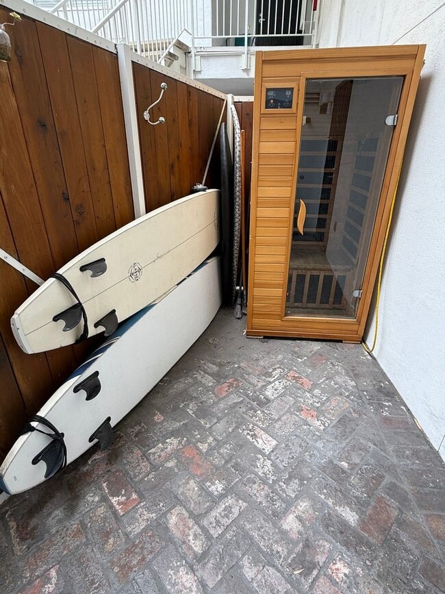 Building Photo - Charming Loft - 2 bed/ 2.5 bath in prime downtown San Diego!