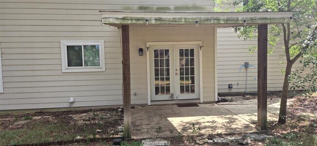 Building Photo - 2800 Norfolk Dr
