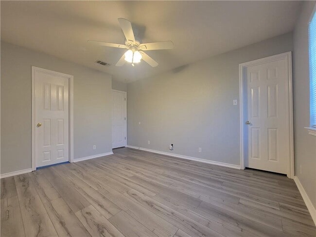 Building Photo - 1717 Matthews Ln
