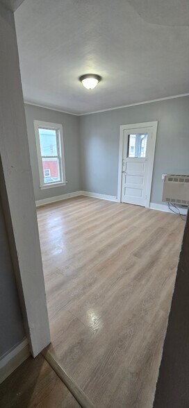 Living Room - 117 Bridge St