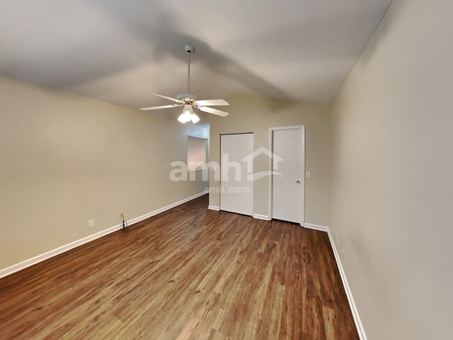 Building Photo - 1212 Wembley Dr