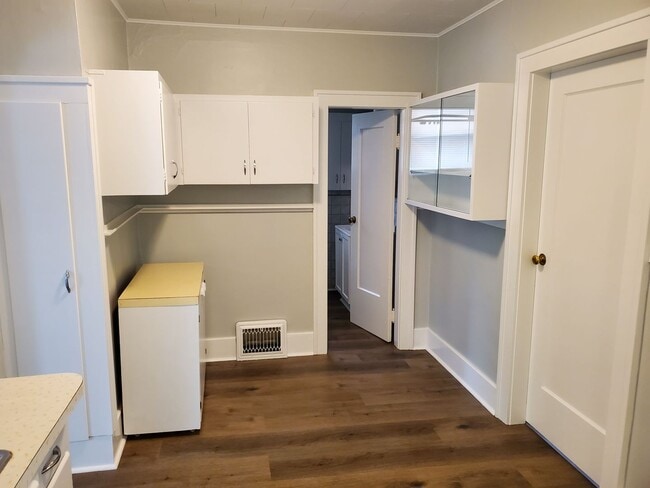 Building Photo - 503 Washington Ave