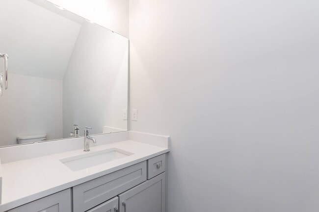 Building Photo - New Construction Modern Home!