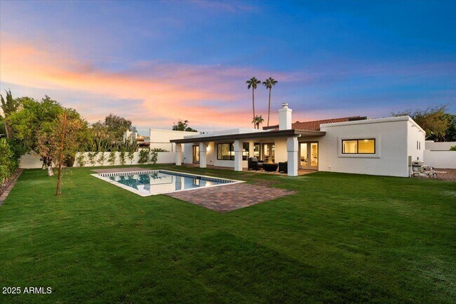 Building Photo - 8014 E Del Tesoro Dr