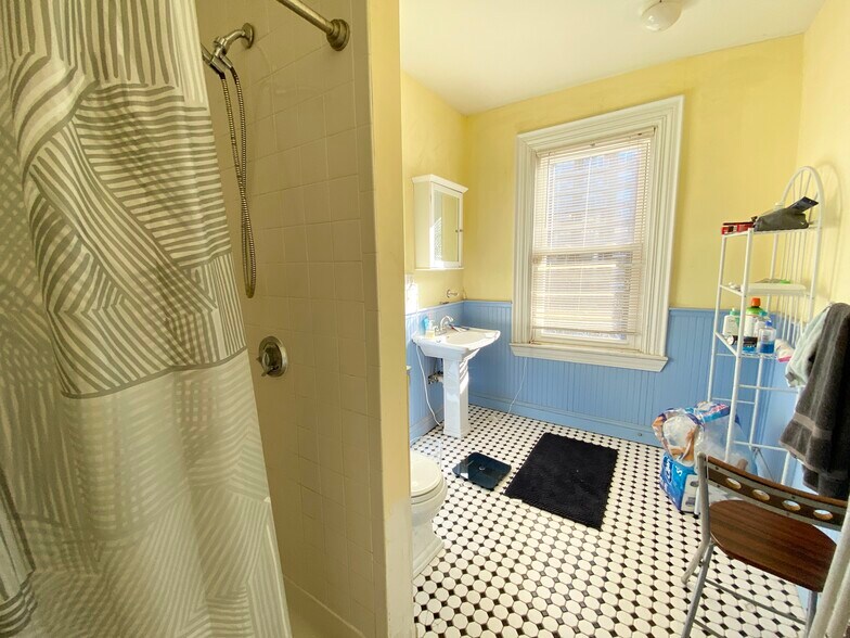 Building Photo - 31 Worthington St