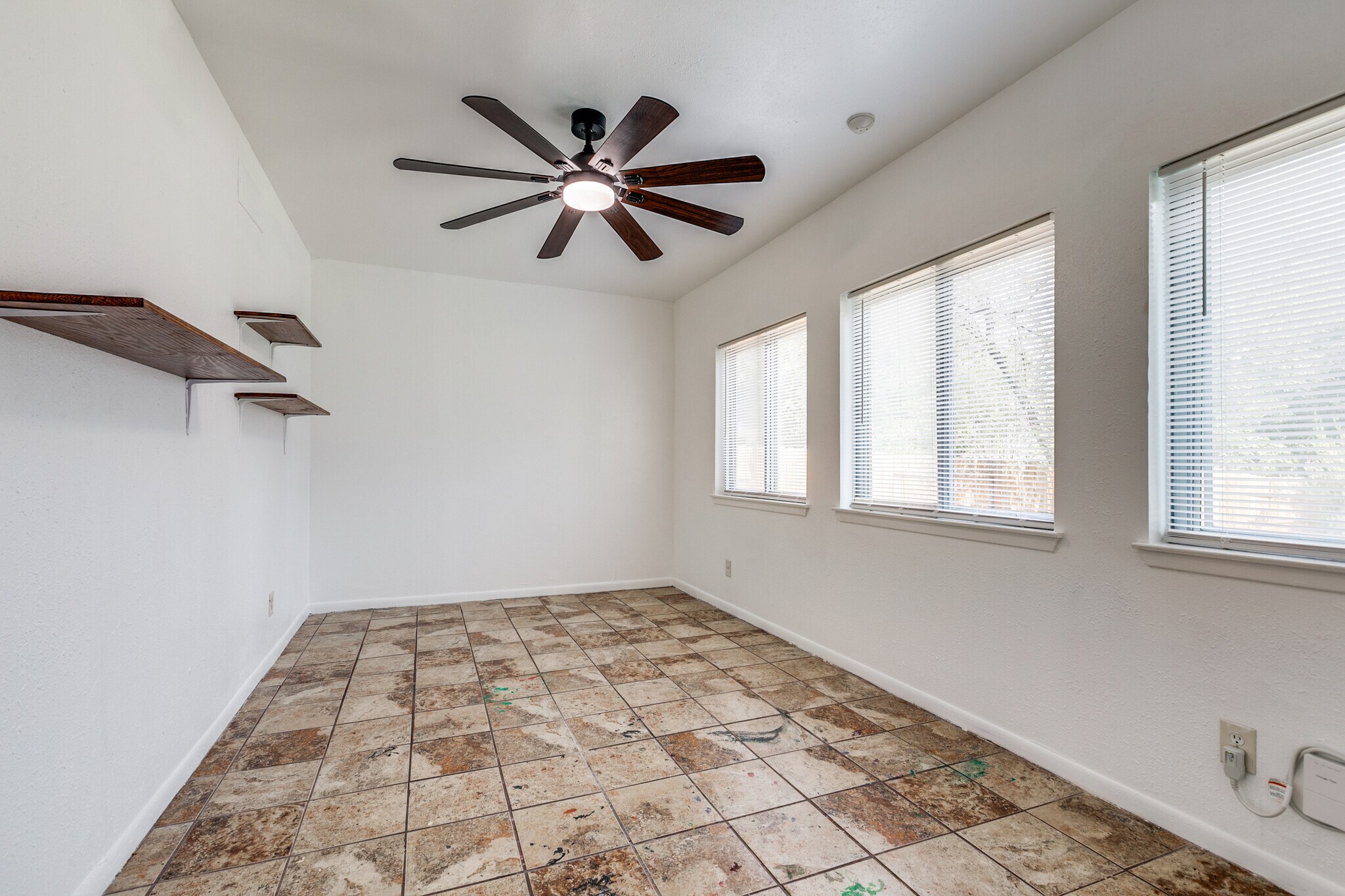 Building Photo - 123 Stardream Dr