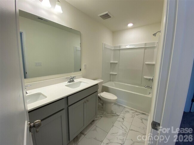 Building Photo - 1326 Harleston St