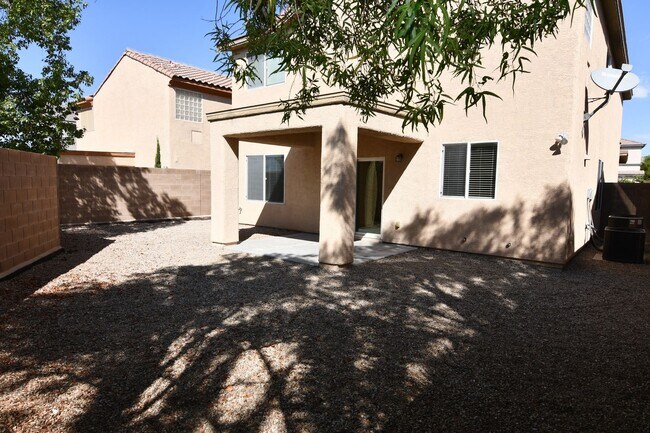 Building Photo - 2689 Niddrie Ave