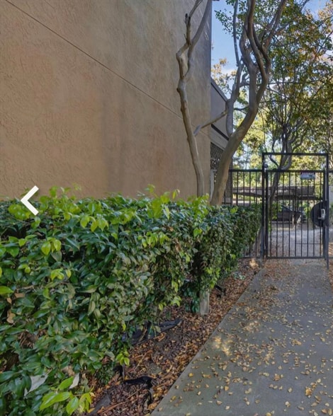 Building Photo - 4332 Pacific Ave