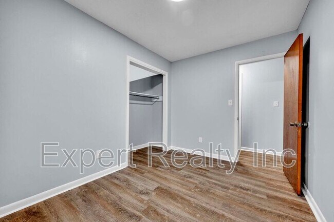Building Photo - 1256 15th St SW