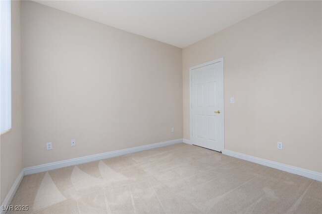 Building Photo - 8000 W Badura Ave
