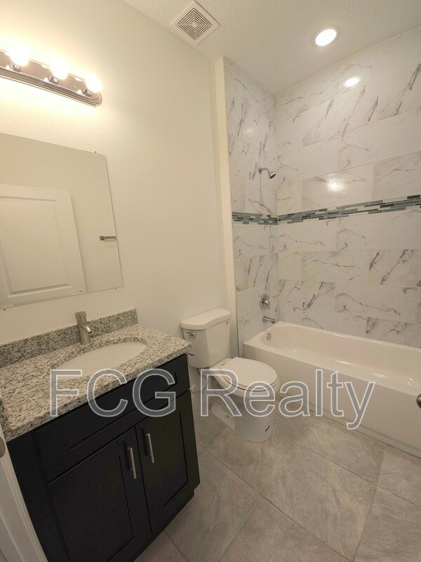 Building Photo - 10616 N Didiscus Dr