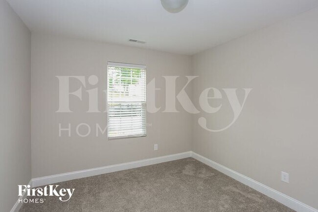 Building Photo - 2061 Samantha Dr