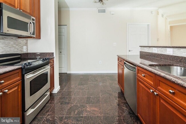 Building Photo - 3101 N Hampton Dr