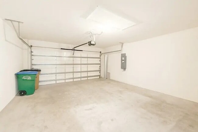 Building Photo - 211 NE 20th St