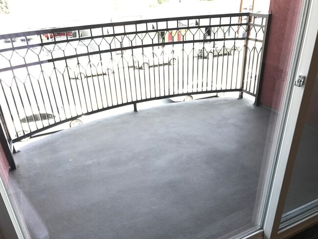 Building Photo - RENT SPECIAL - CONDO in Prime NOHO Art Dis...