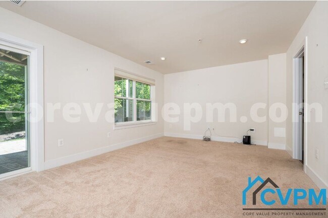Building Photo - 2542 Buckthorn Dr
