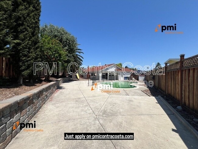 Building Photo - 2690 Waltrip Ln