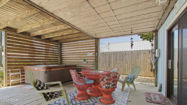 Building Photo - 513 Lantana St