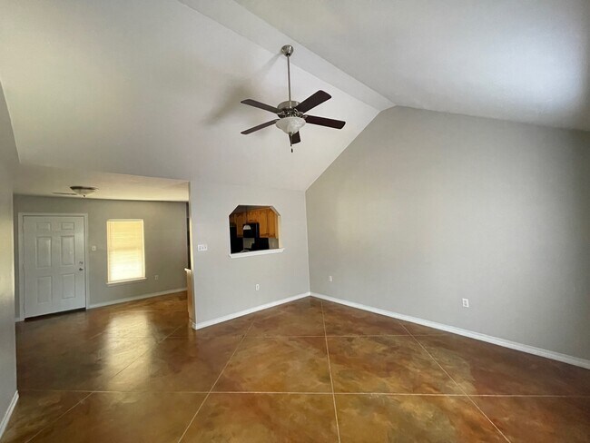 Building Photo - 13302 Moss Point Dr