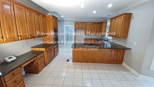 Building Photo - 5190 Southlake Dr