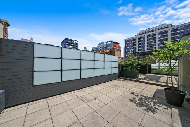 Building Photo - 451 W Superior St