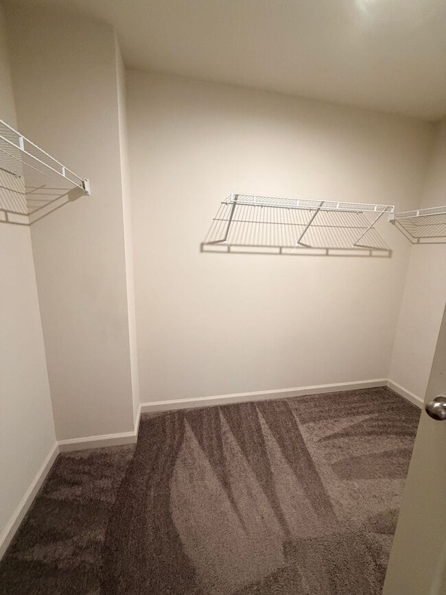 Building Photo - 15545 Westmoor Ave