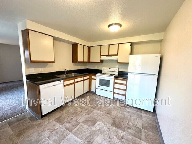 Building Photo - 1815 Kingsley Rd