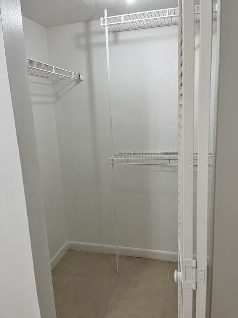 Building Photo - 450 Commodore Dr