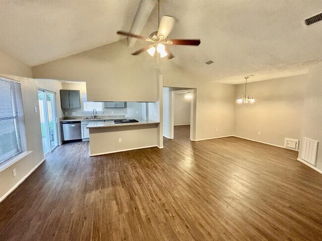 Building Photo - 9219 Goodmeadow Dr