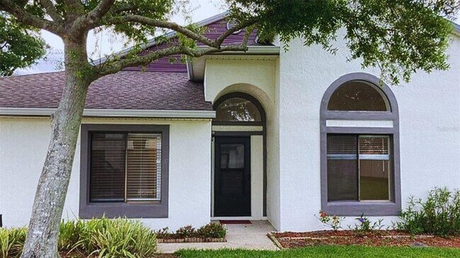 Primary Photo - 88 Lakepointe Cir