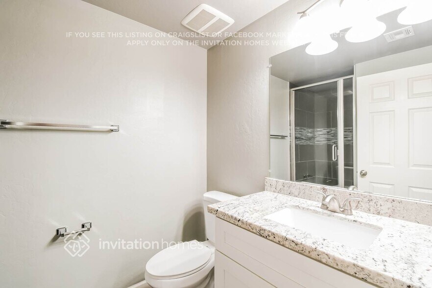 Building Photo - 10729 E Pampa Ave