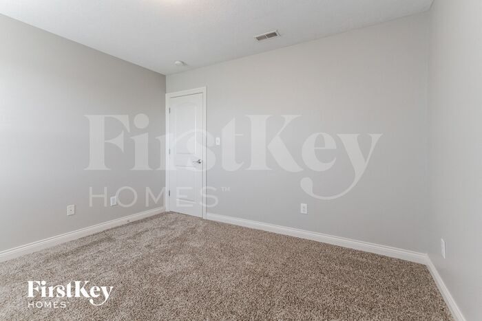 Building Photo - 8266 Shute Cir