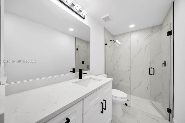 Building Photo - 4987 Fairway Ct