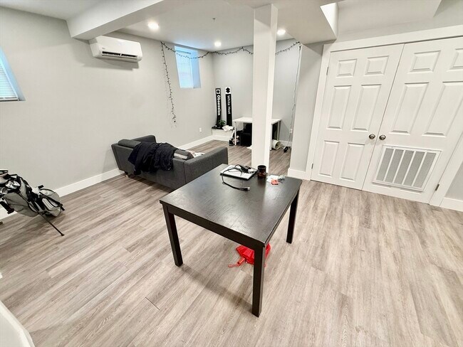 Building Photo - 210 K St