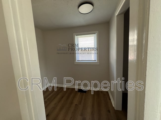 Building Photo - 1329 N Wabash Ave