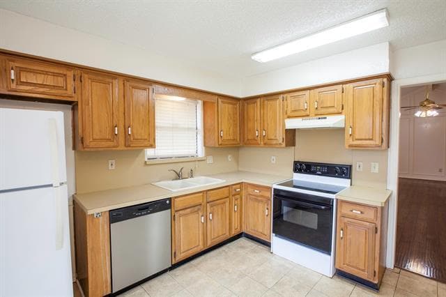 Building Photo - 2025 Lorient Dr