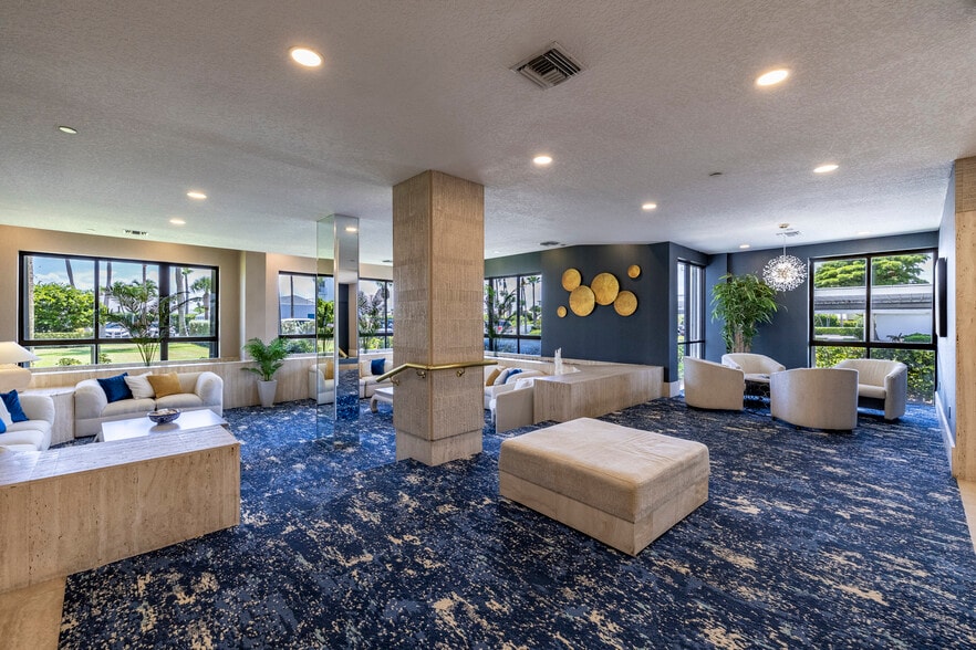 Gathering area - 2800 N Highway A1A