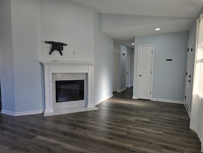 Building Photo - 3533 Cedar Post Rd