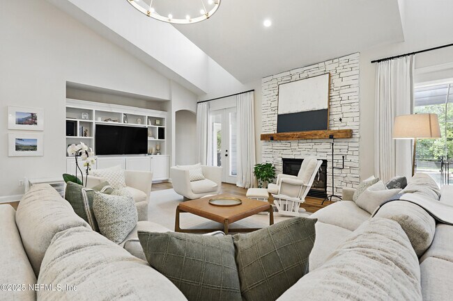 Building Photo - 24601 Deer Trace Dr