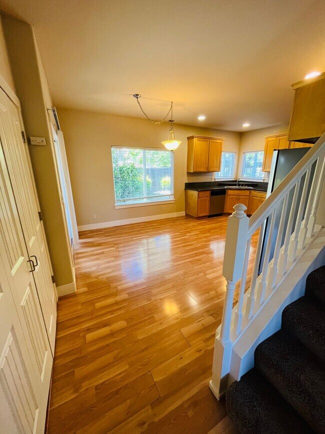 Building Photo - Available NOW! Beautiful House on a Cul-De-Sac