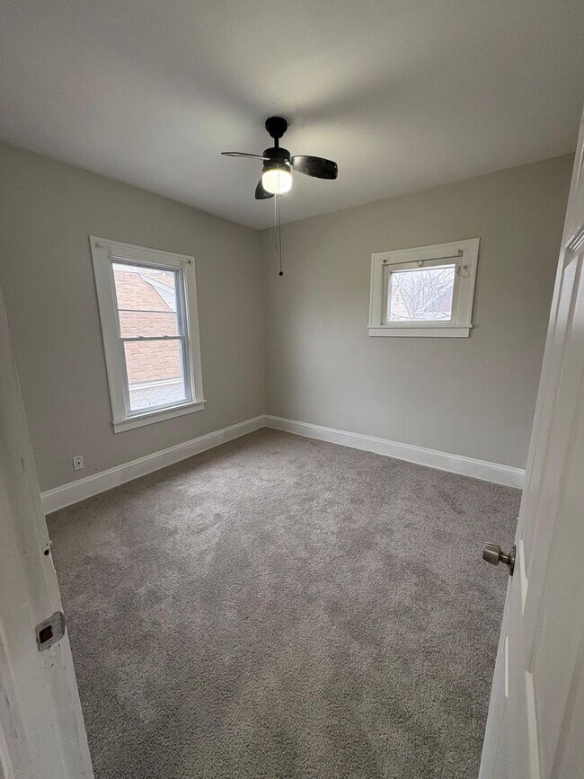 Building Photo - 15710 Corsica Ave