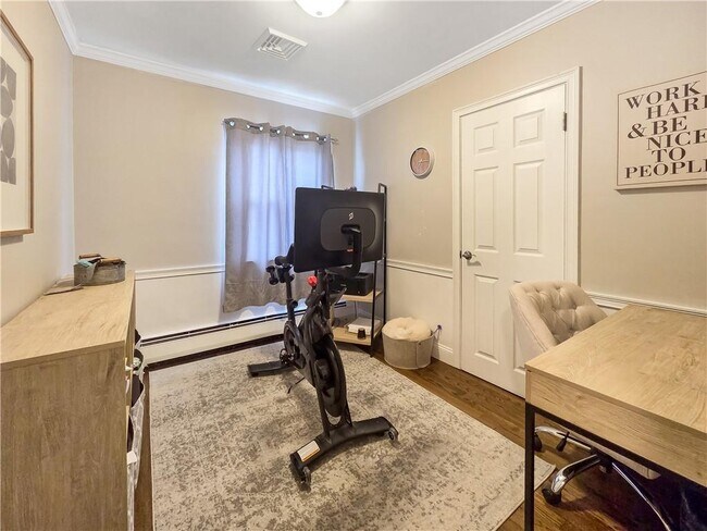 Building Photo - 10 Brayton Ave